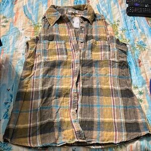 Gilded Intent Plaid  Sleeveless Button-Up Shirt. Size Small